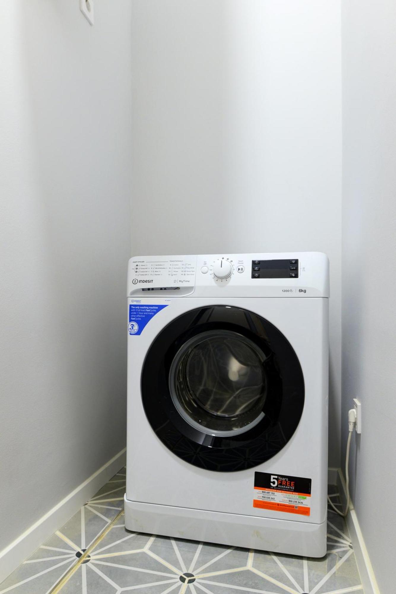 Monochrome Chic Apartments R613 부다페스트 외부 사진